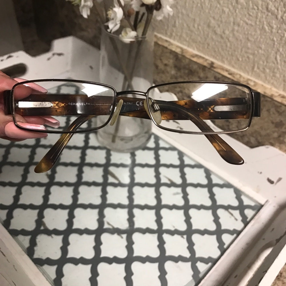 CHANEL Readers